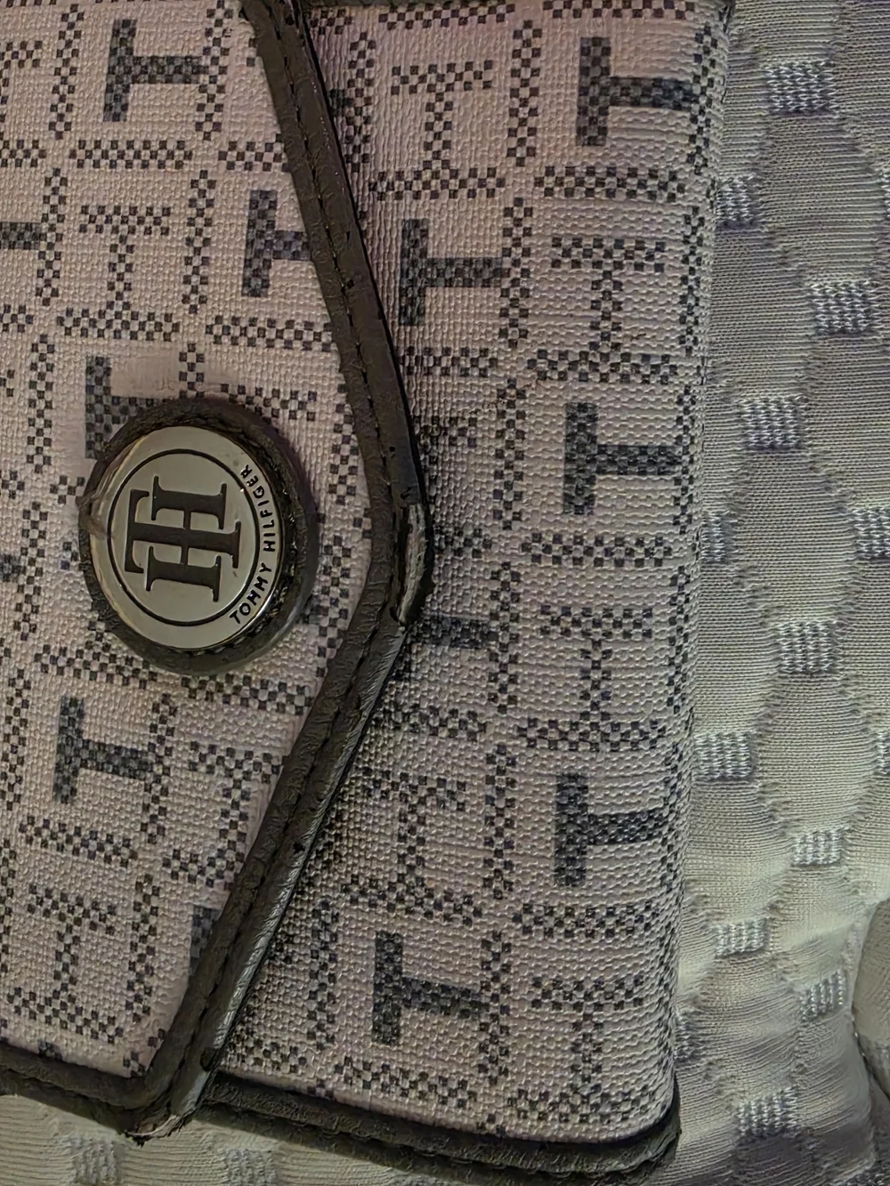 Tommy Hilfiger Beige and Gray Phone Wallet Case